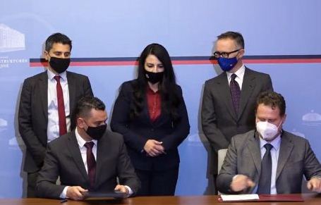 Hekurudha Tirane- Durres: Firmoset kontrata per ndertimin, detajet e projektit